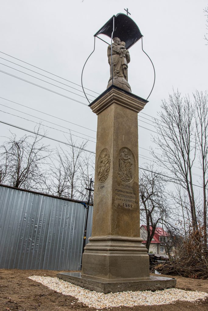 Kapliczka w Grabnie po renowacji