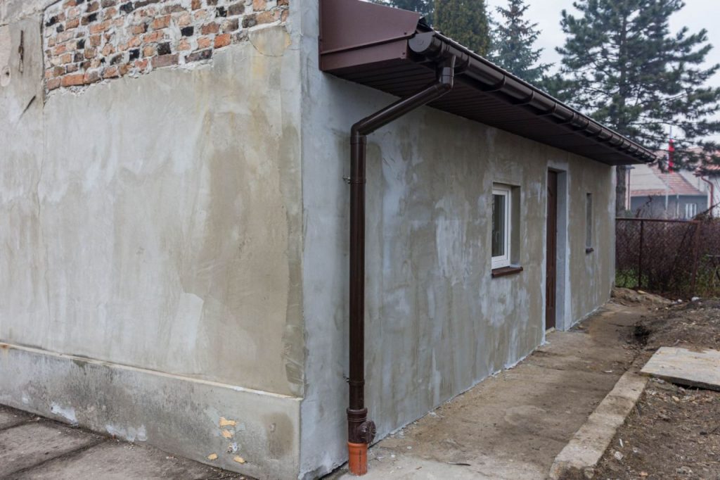 Elewacja na budynku socjalnym