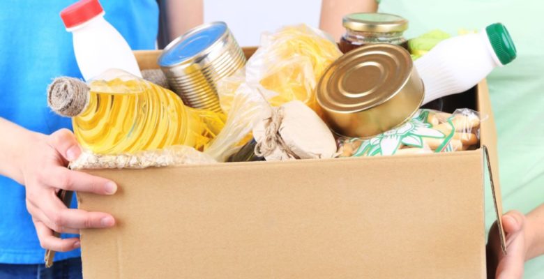 Zdjęcie z produktami żywnościowymi w kartonie