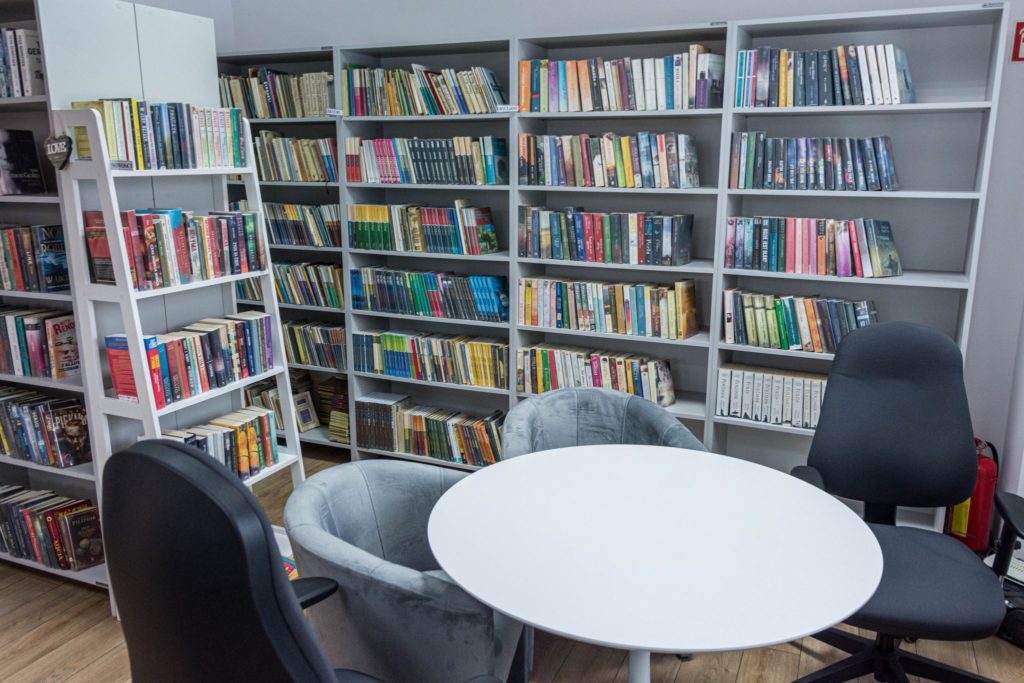 Zdjęcie odnowionej Gminnej Biblioteki Publicznej w Wojnczu