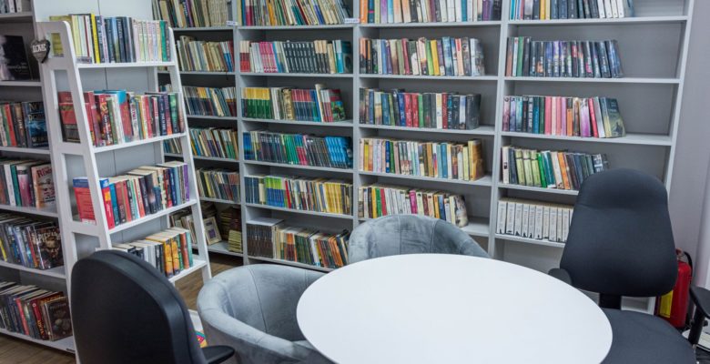 Zdjęcie odnowionej Gminnej Biblioteki Publicznej w Wojnczu