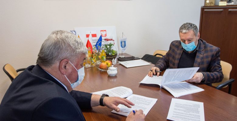 Podpisanie umowy na wykonanie dokumentacji projektowej Pałacu Dąmbskich.