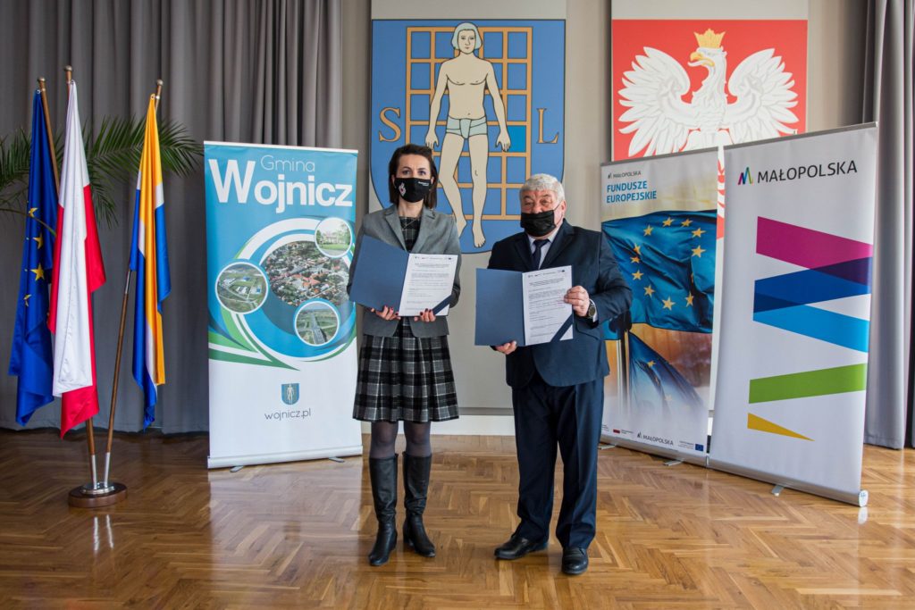 Podpisanie umowy na budowę PSZOK w Wojniczu.