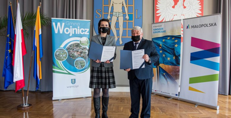 Podpisanie umowy na budowę PSZOK w Wojniczu.