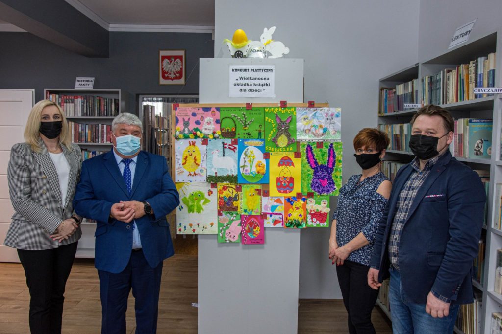 Prace konkursowe Wielkanocna okładka kasiążki dla dzieci.