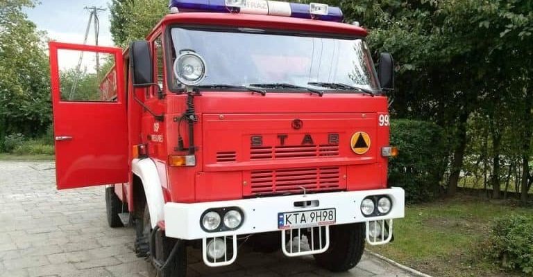 Czerwony wóz strażacki