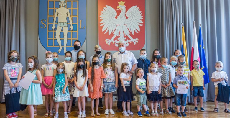 Listy dla ziemi i zużyte baterie