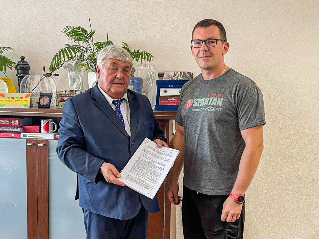 Przebudowa boiska sportowego w Łoponiu