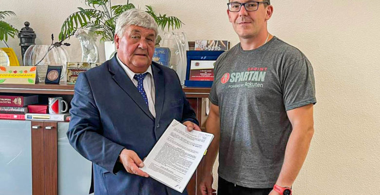 Przebudowa boiska sportowego w Łoponiu