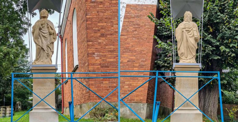 Nowy blask figur przy kaplicy pw. Matki Bożej Loretańskiej w Wojniczu