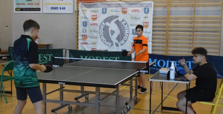 Półfinał Powiatowego Drużynowego Turnieju Tenisa Stołowego