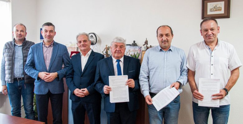 Podpisano umowę na modernizację stadionu miejskiego