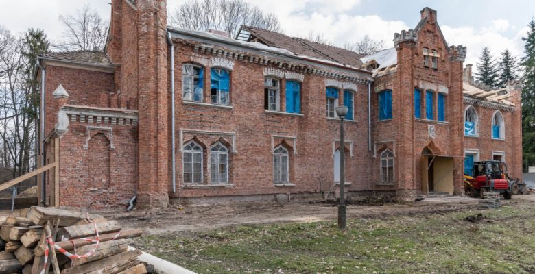 Ruszyły kolejne prace przy rewitalizacji Pałacu Dąmbskich w Wojniczu