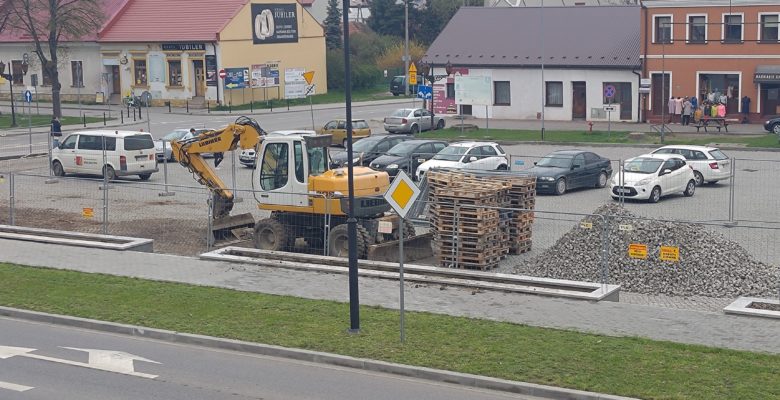 Ruszyły prace przy rewitalizacji wojnickiego rynku oraz plant