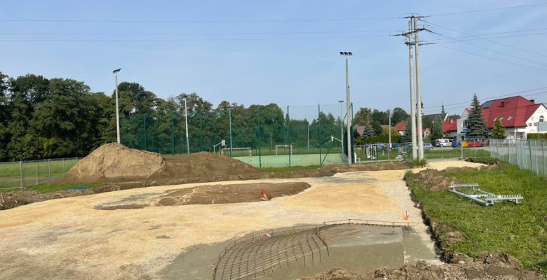 Trwają prace przy budowę skateparku w Wojniczu przy ul. Rolniczej