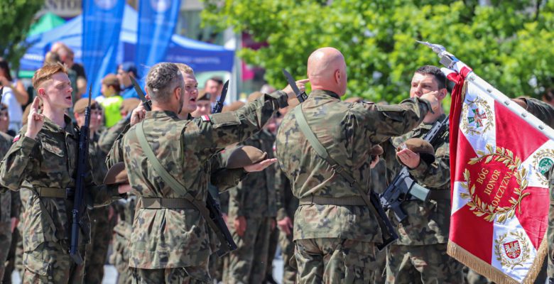 W 6 rocznicę istnienia 11 Małopolskiej Brygady Obrony Terytorialnej, żołnierze złożyli uroczystą przysięgę na wierność ojczyźnie
