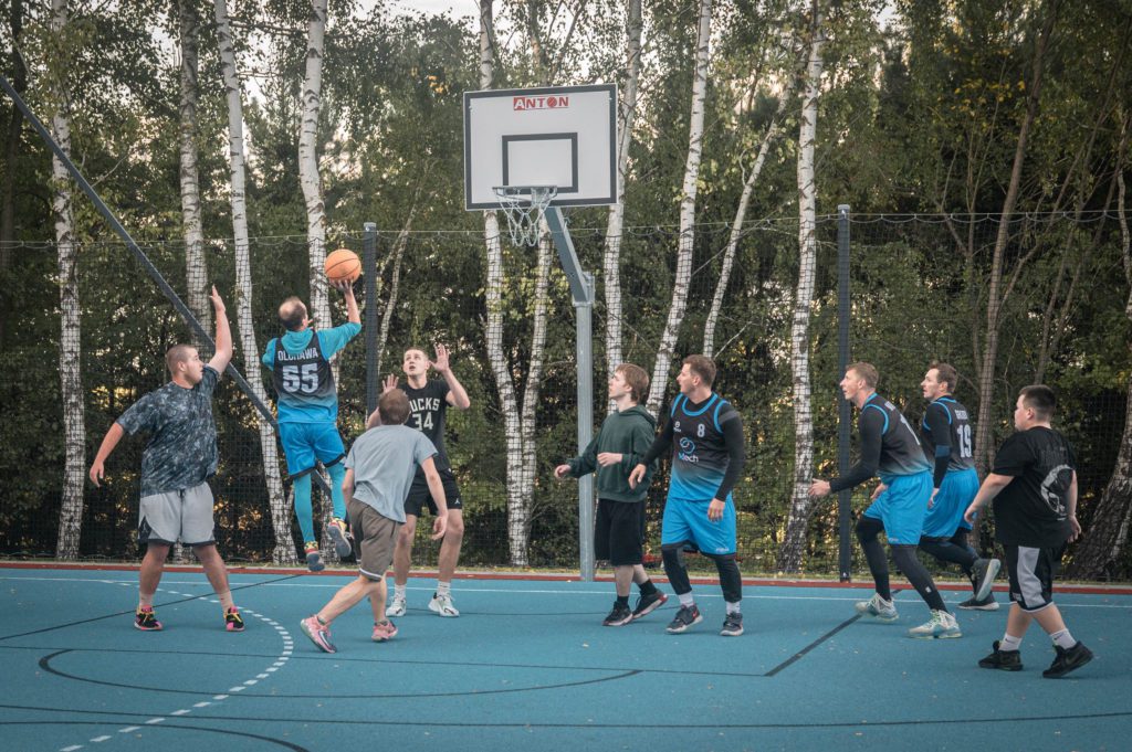 Sportowe emocje na Milówce – otwarcie wielofunkcyjnego boiska i turniej koszykówki