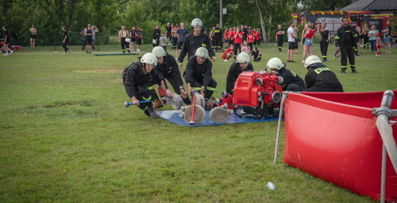 Zawody sportowo-pożarnicze w Dębinie Łętowskiej – rywalizacja, zaangażowanie i duch służby